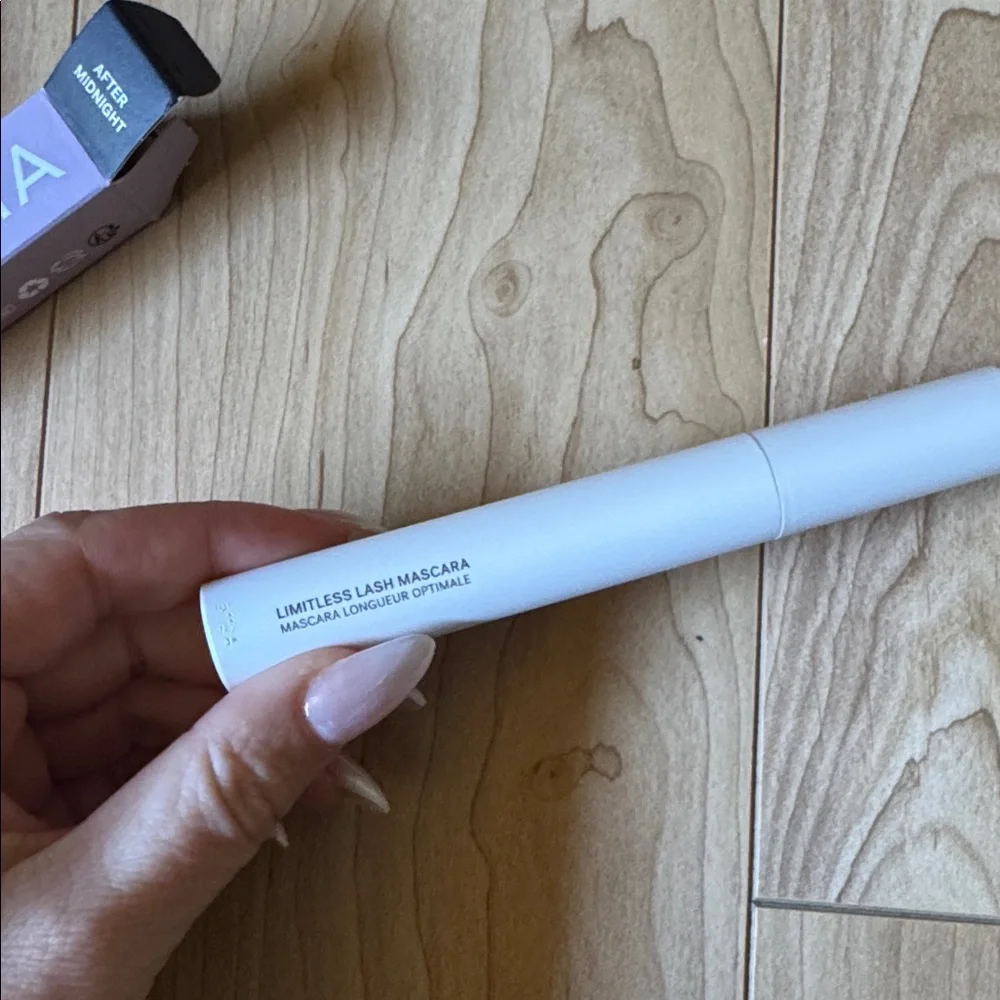 ILIA Limitless Lash Mascara -After midnight